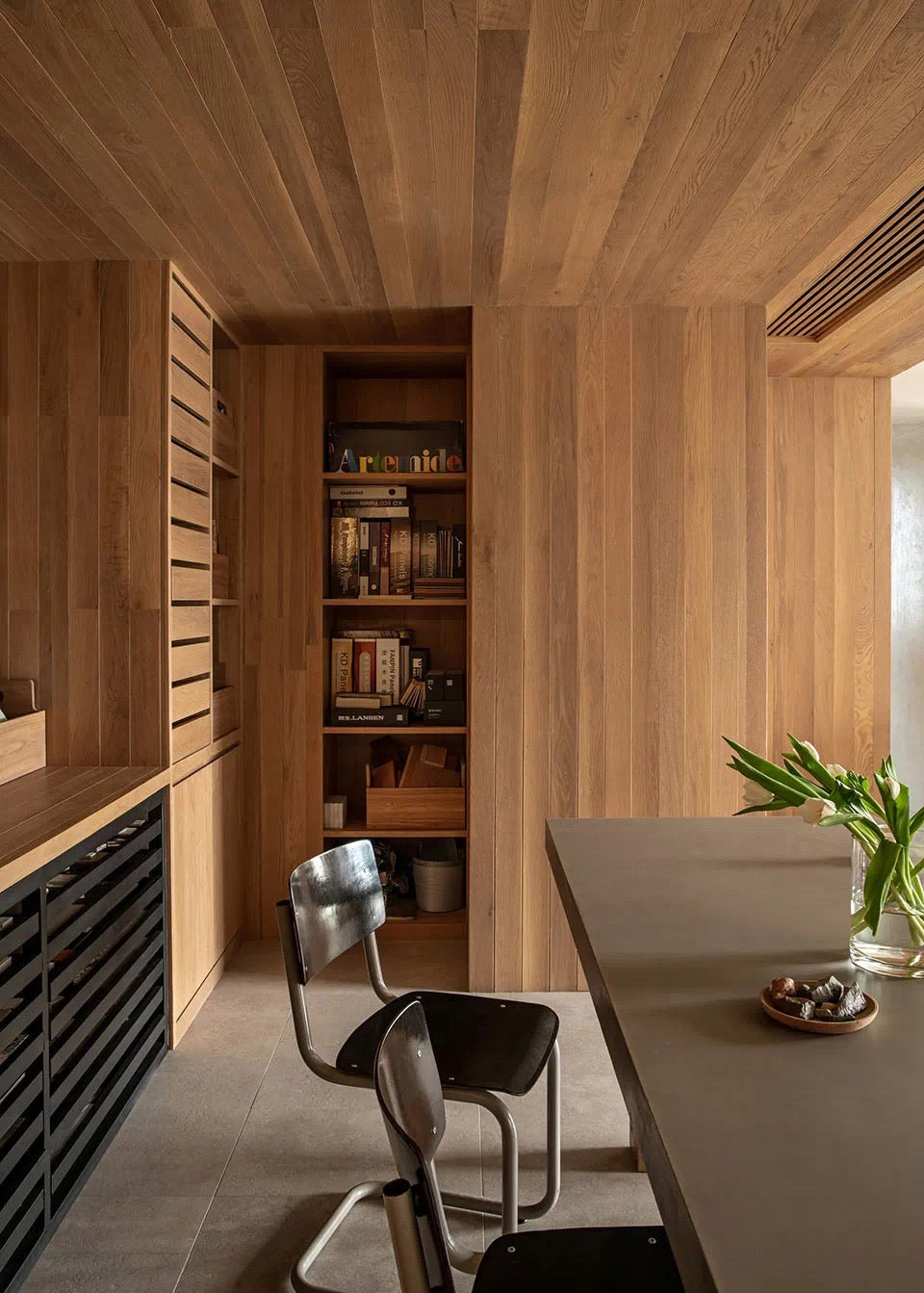 Embracing Nature: The Elegance of Wood in Minimalist Office Interior Design